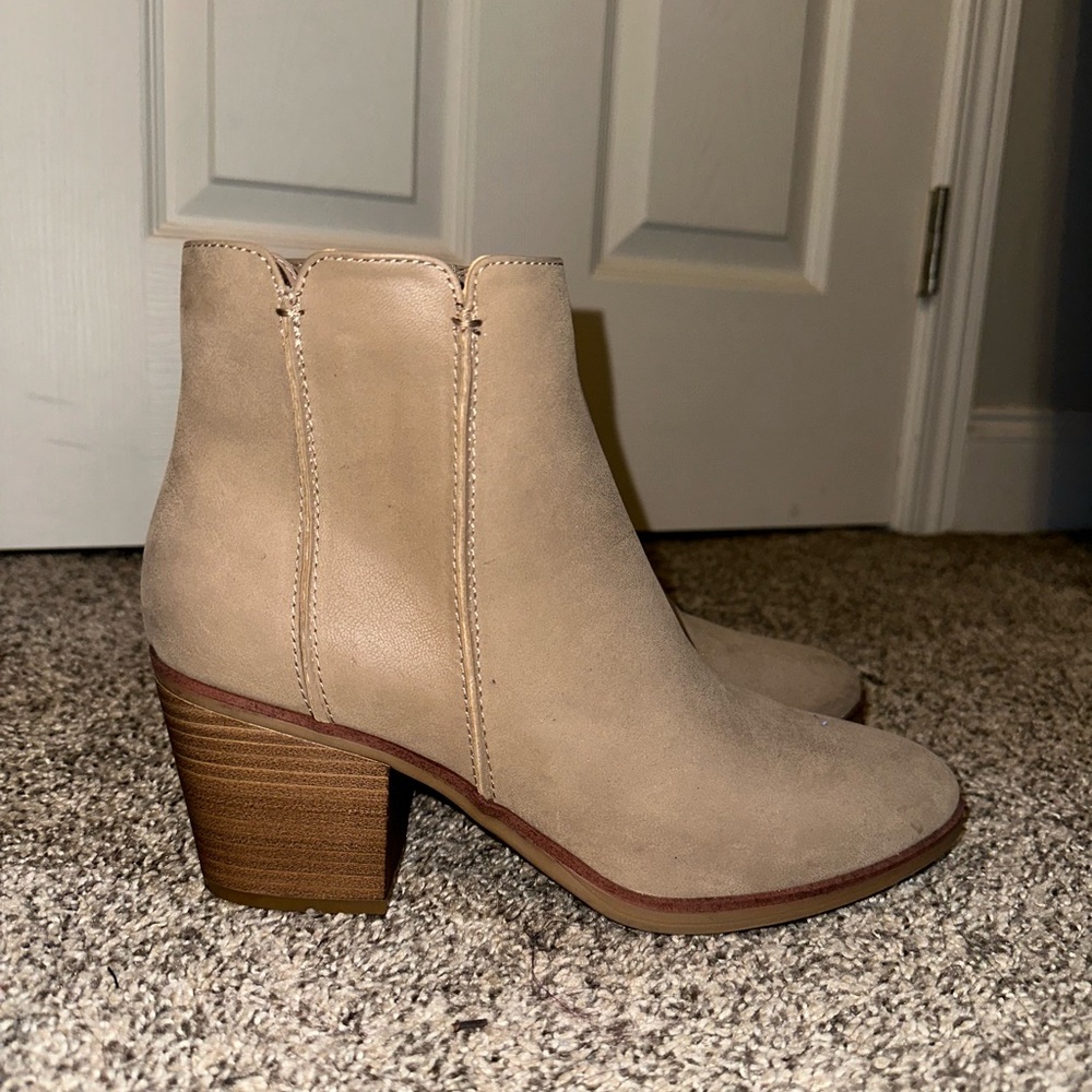 Tan booties sz 10